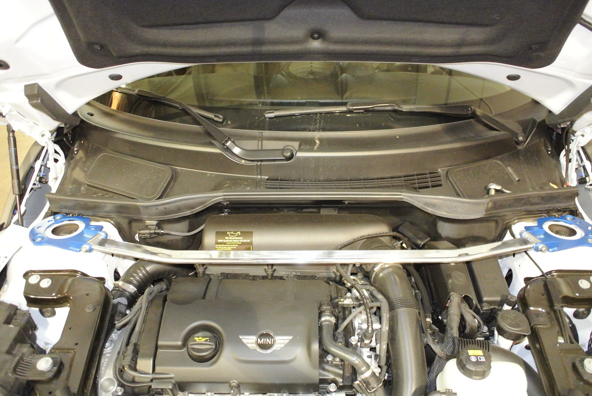 Mena！！ Race-Spec Strut Tower Bars for Mini Countryman R60 11-16 Front