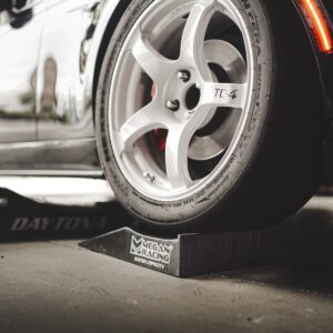 Single Piece 2.5 Ton Drive-On Ramps (Set of 2) - MR-RAMP-03-255657